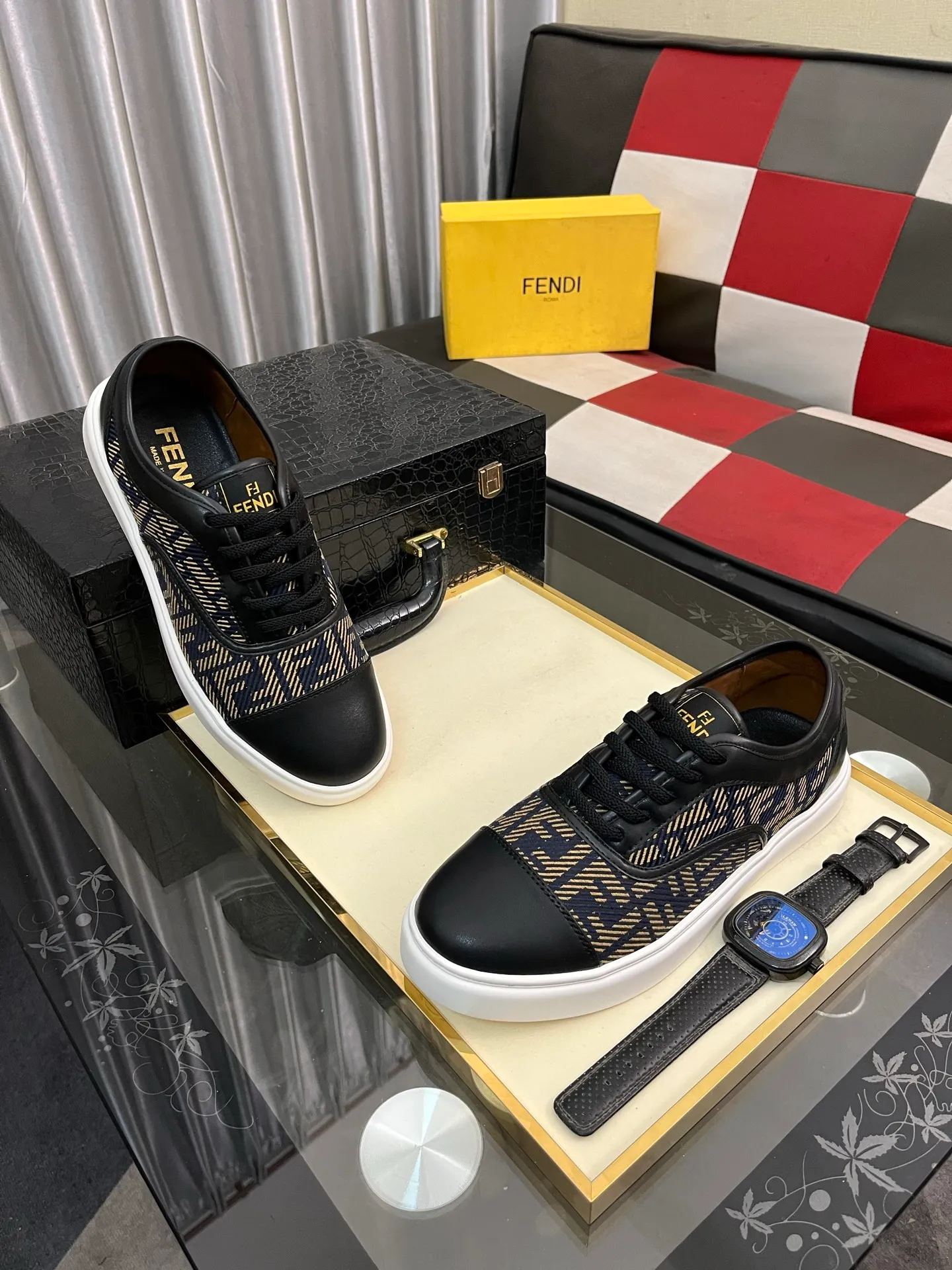 Men's Men's Shoes 💰400⌚️⌚️[Fendi] Fendi's latest casual shoes for men! Available at counters simultaneously! A one-to-one replica of the original. All imported official website one-to-one cowhide fabric. The interior is made of top-grade sheepskin, and the original factory-supplied rubber outsole is used. Leading new fashion concepts. Matching code: 38-443️⃣Colors available
